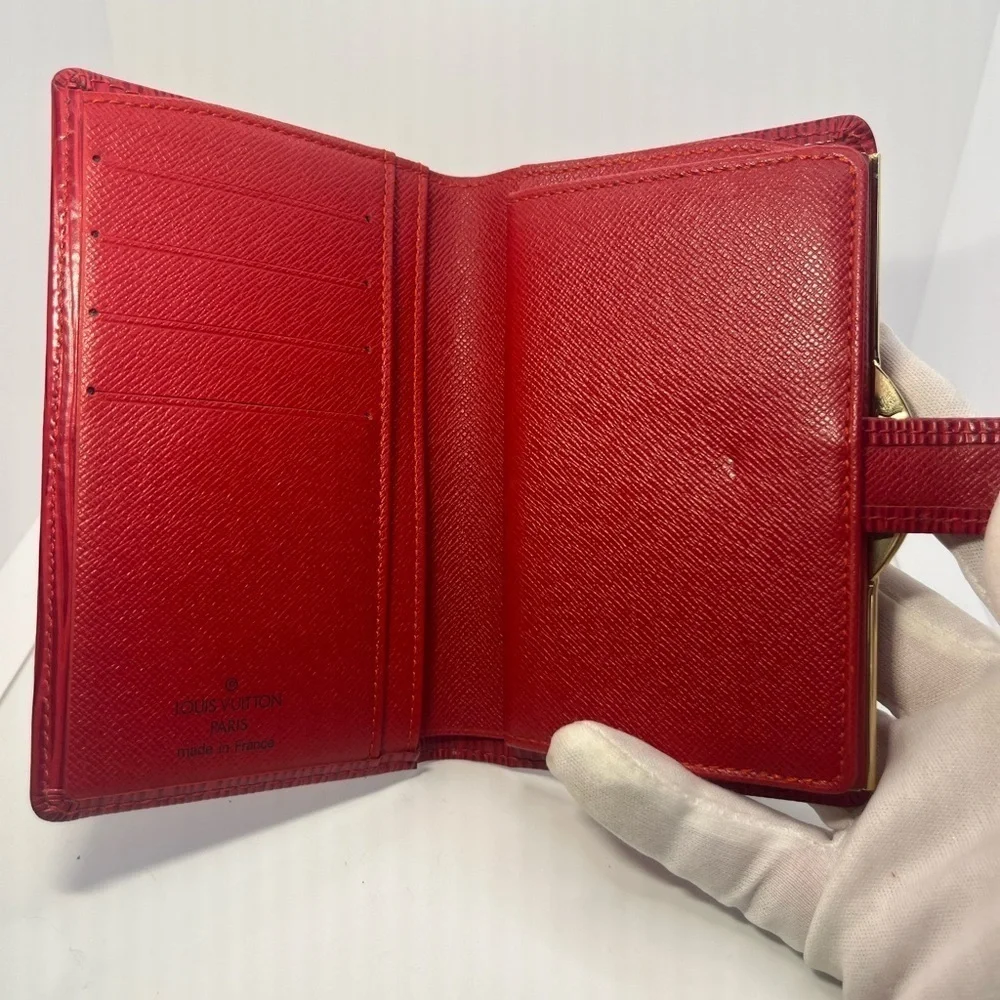 Louis Vuitton EUC Vintage Red EPI Porte Monnaie Viennois Bifold KissLatch Wallet